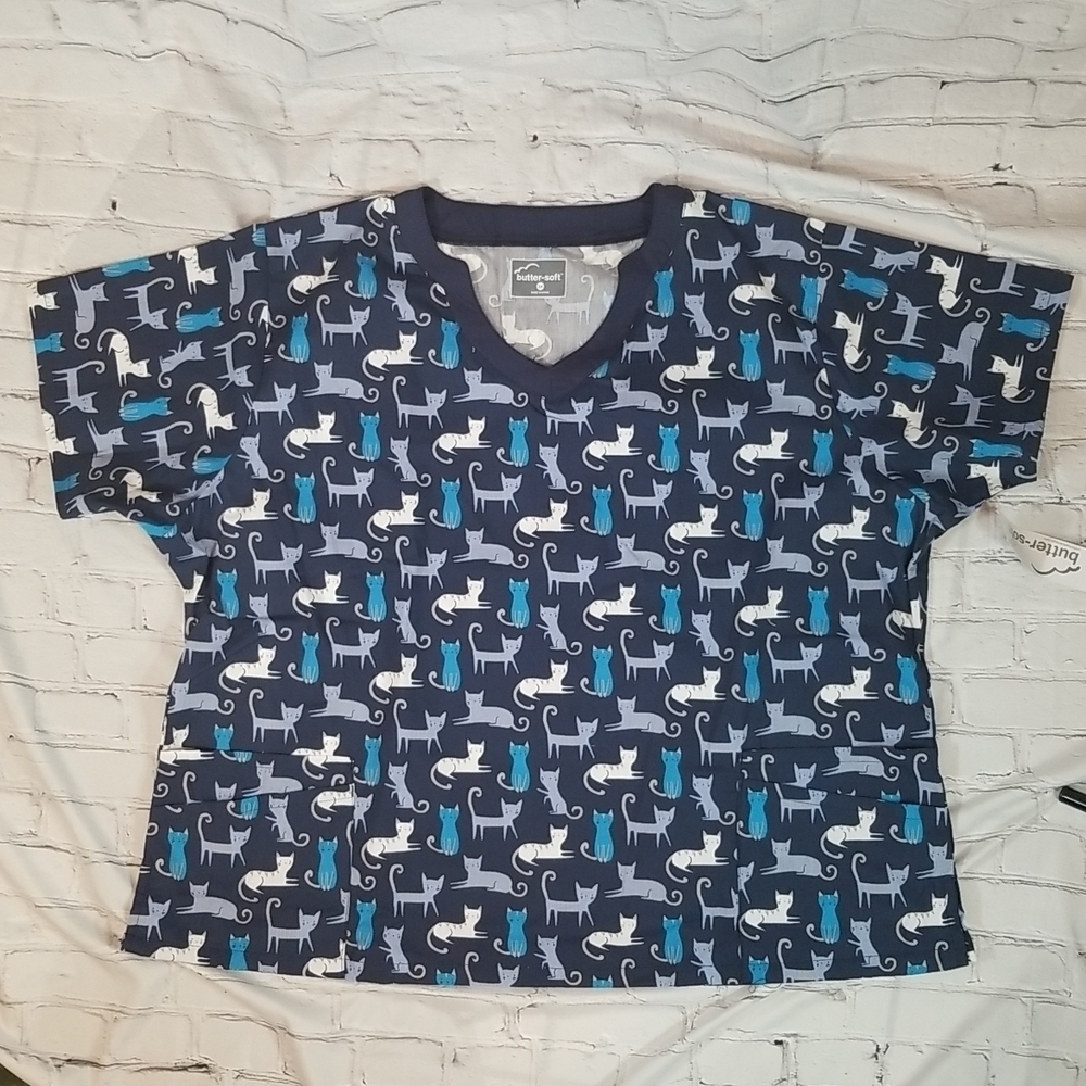 NWT Butter soft women's scrub top